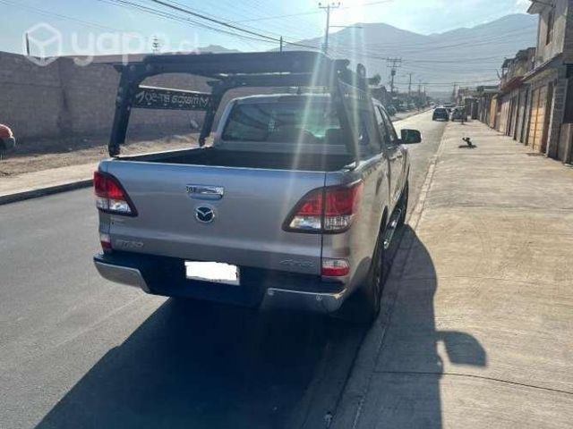 Camioneta mazda bt50 año 2021