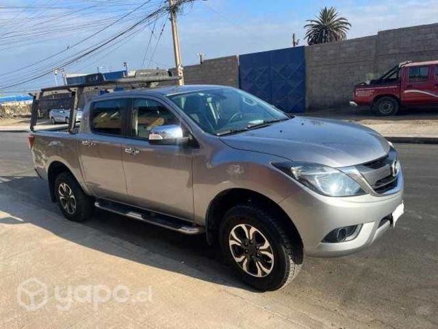 Camioneta mazda bt50 año 2021