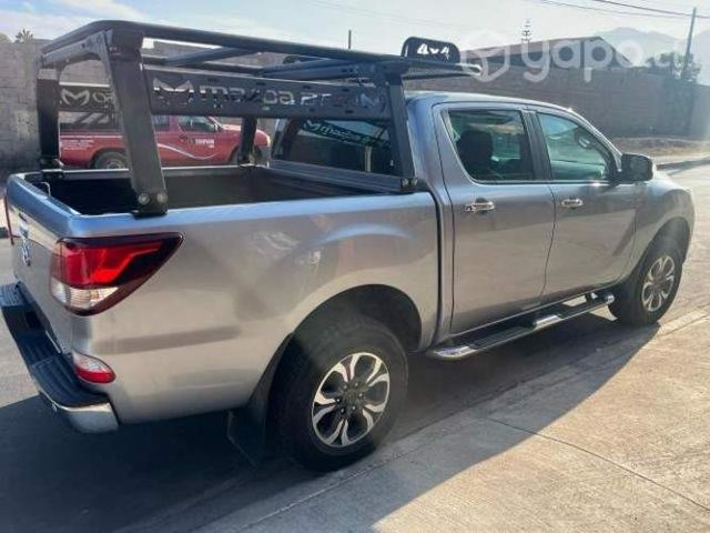Camioneta mazda bt50 año 2021