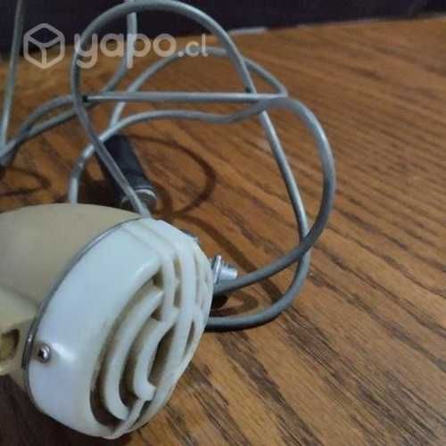 Micrófono antiguo americano