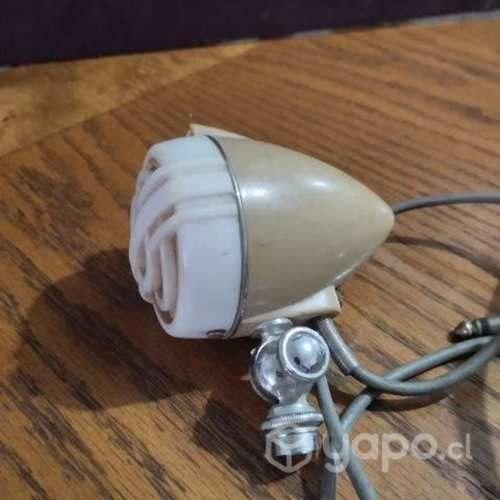 Micrófono antiguo americano