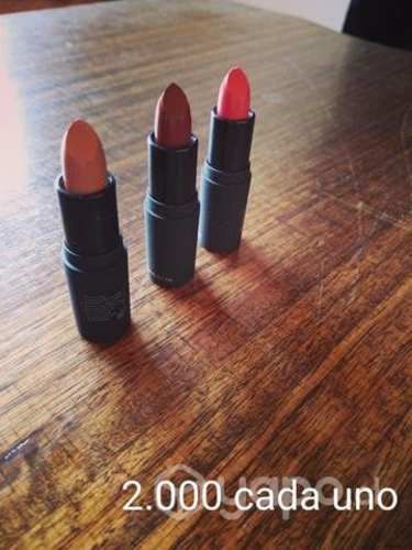 Kit de uñas y maquillaje