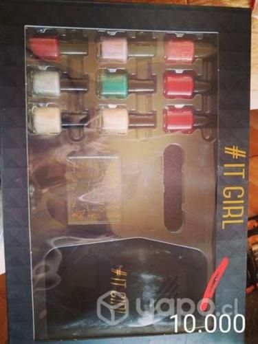 Kit de uñas y maquillaje