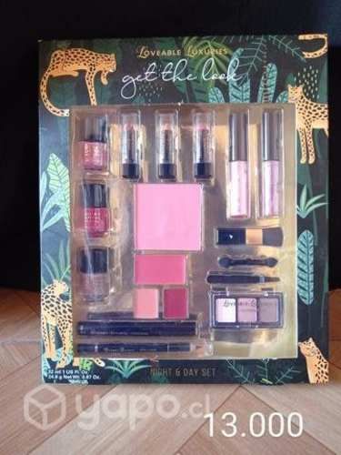 Kit de uñas y maquillaje