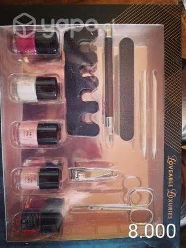 Kit de uñas y maquillaje