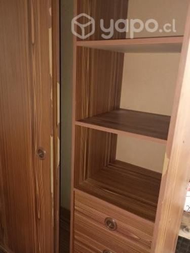 Clóset madera, puerta corredera