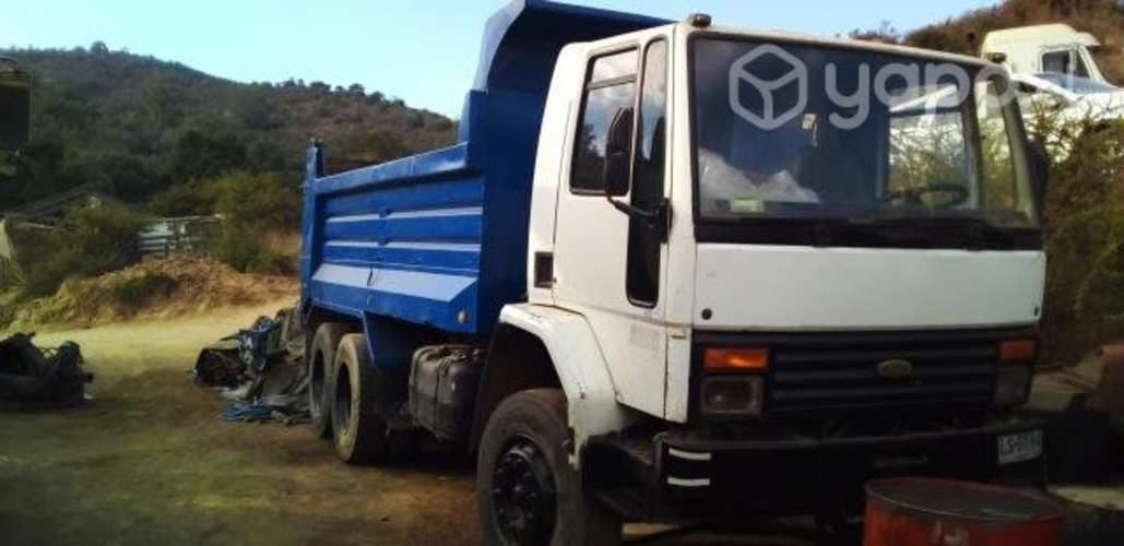 Vendo o permuto ford cargo