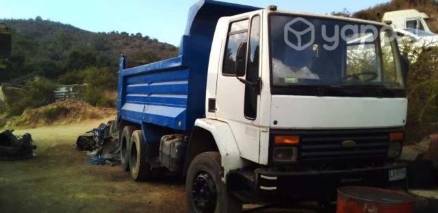 Vendo o permuto ford cargo