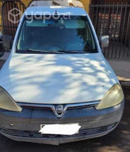 Chevrolet combo van 13