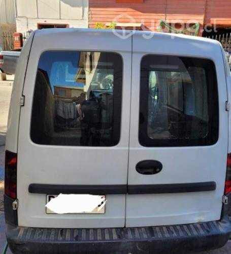 Chevrolet combo van 13