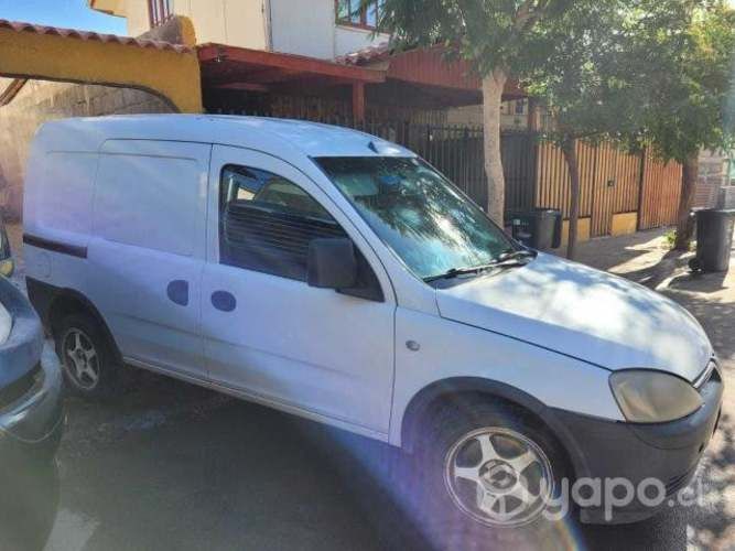Chevrolet combo van 13