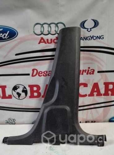 Tapiz cubre pilar centeal inferior derecho SUZUKI