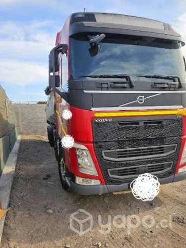 Se vende tracto camión volvo  2018