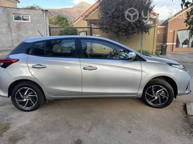 Vendo yaris impecable