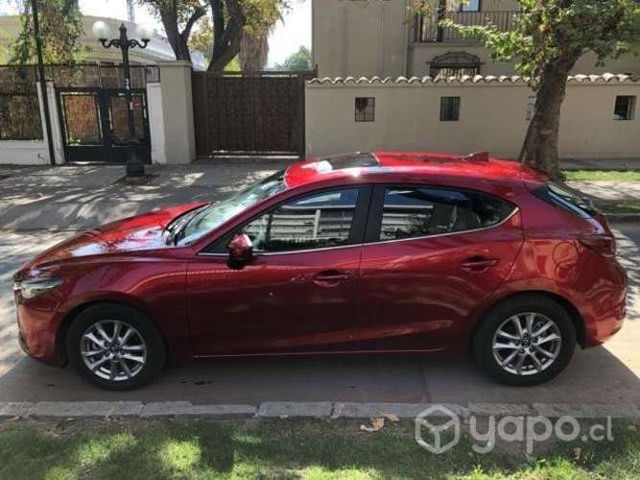 MAZDA 3 2018 Rojo Cristal
