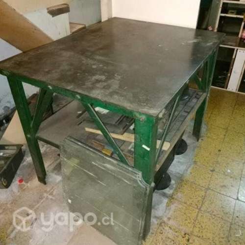 Meson de fierro 120x110x100. muy solido