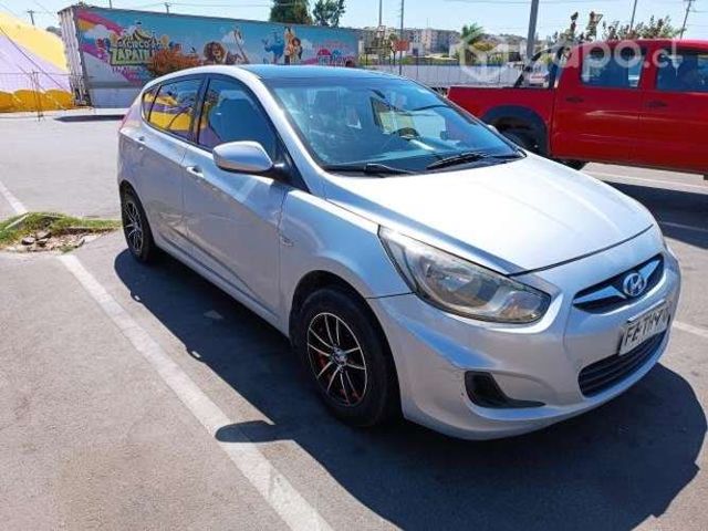 Vendo accent hatchback