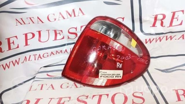 Foco trasero derecho chrysler caravan 2003-2006