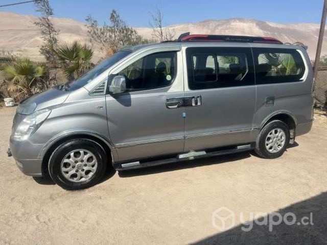 Furgón Hyundai Grand Starex 2.5 año 2012