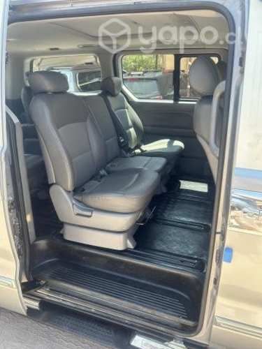 Furgón Hyundai Grand Starex 2.5 año 2012