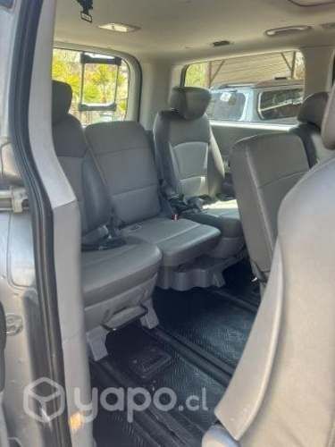 Furgón Hyundai Grand Starex 2.5 año 2012