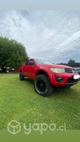 Mitsubishi l200 2014