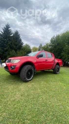 Mitsubishi l200 2014