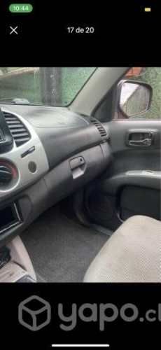 Mitsubishi l200 2014