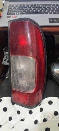 Foco trasero Nissan terrano d22