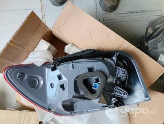 Foco trasero derecho Mercedes Benz A180 A200 NUEVO