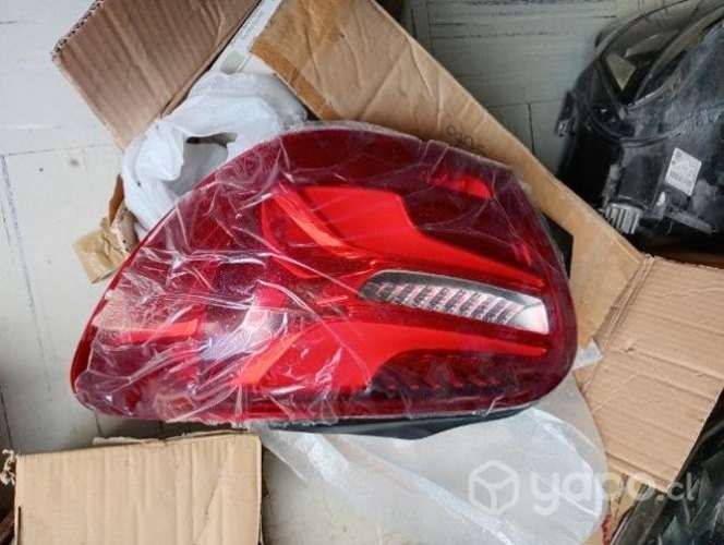 Foco trasero derecho Mercedes Benz A180 A200 NUEVO