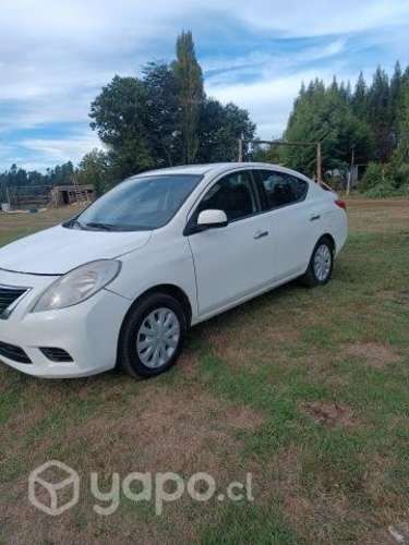 Vendo Nissan Versa año 2014