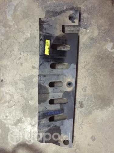 Tapa inferior radiadores Mahindra 2012