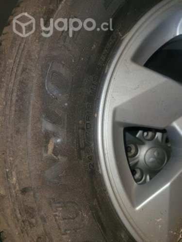 Neumaticos ,llantas y tuercas originales