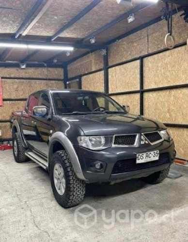 Se vende Mitsubishi L200 Dakar