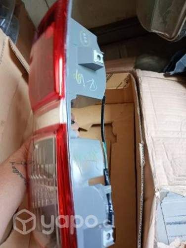 Foco trasero izquierdo ORIGINAL Toyota Hilux