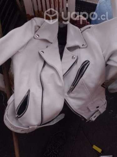 Chaqueta de cuero femenina