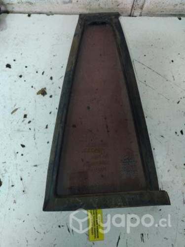 Vidrio Aleta Pta tra der (MHS222) Mahindra Scorpio