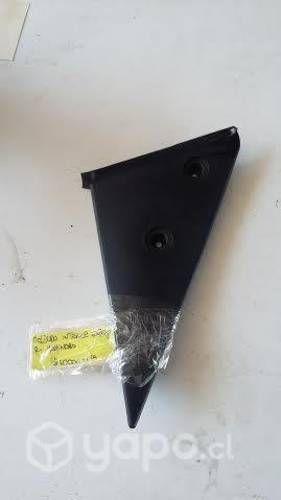 Moldura interior derecha espejo Mahindra