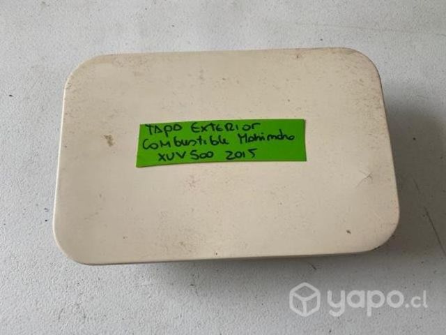 Tapa exterior combustible Mahindra XUV500 2015
