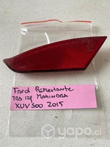 Farol reflectante izq Parachoque tras XUV500 2015