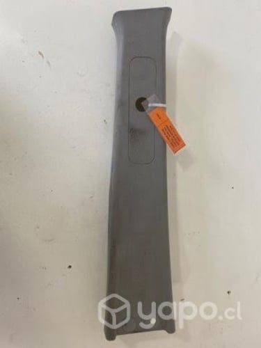 Tapiz cubre pilar central der sup Mahindra 2016