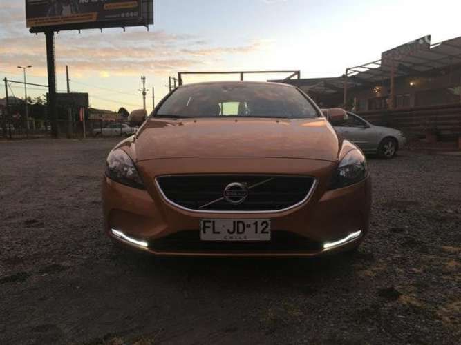 Volvo V40 D2