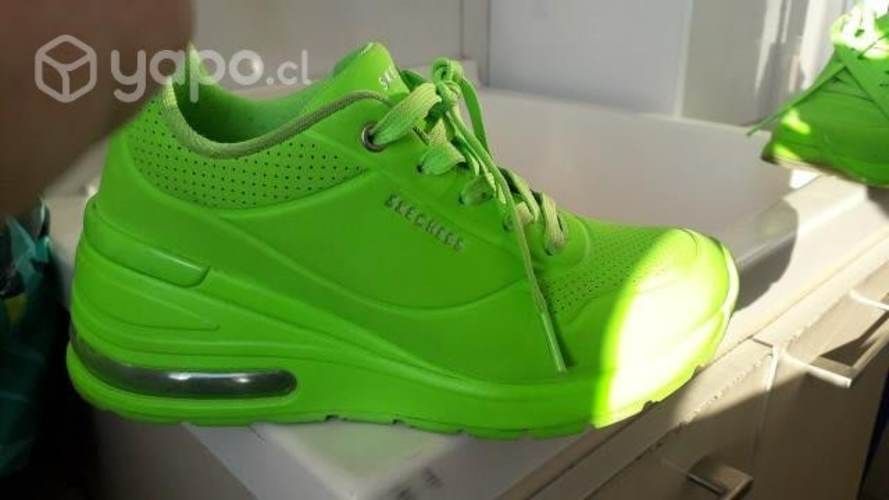 Zapatilla Mujer Million Air Verde Skechers