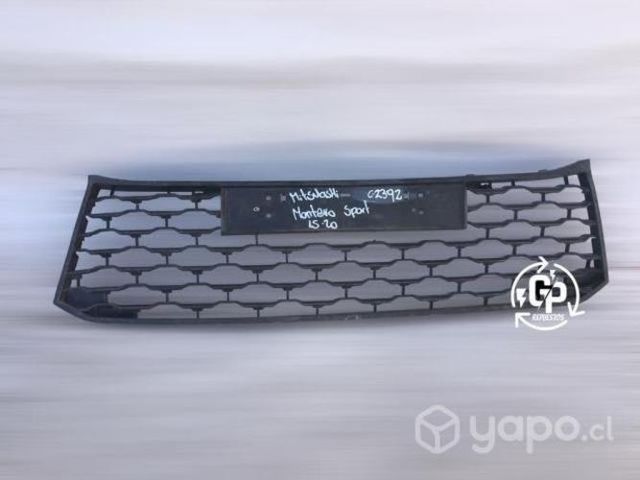 Rejilla mitsubishi montero sport 2015-2020