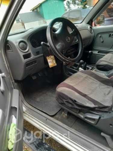 Camioneta nissan terrano 4x4