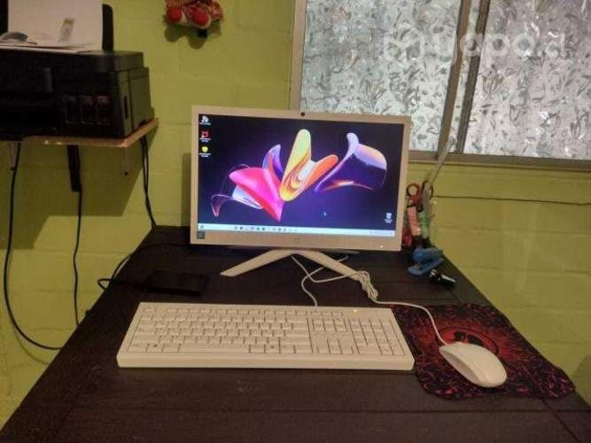 Computador HP Todo en Uno 20.7 Pulgadas