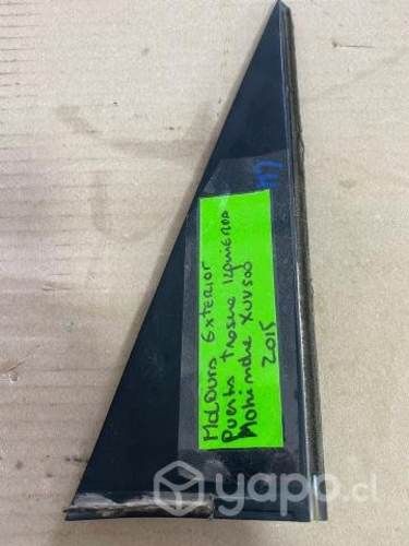 Moldura exter puerta tras izq Mahindra XUV500 2015