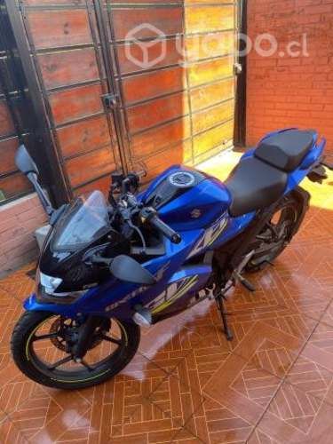 Vendo moto 2023