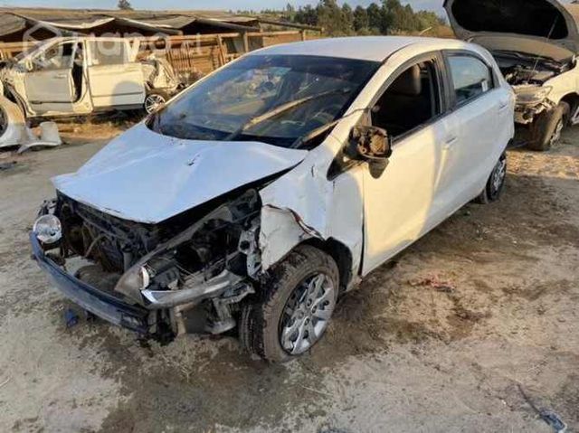Muñón kia rio 5